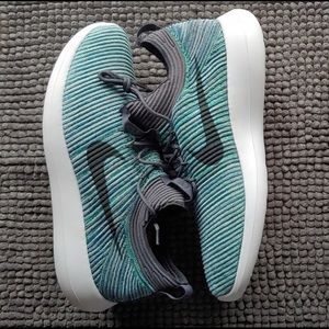 Nike Roche Flyknit BRAND NEW
